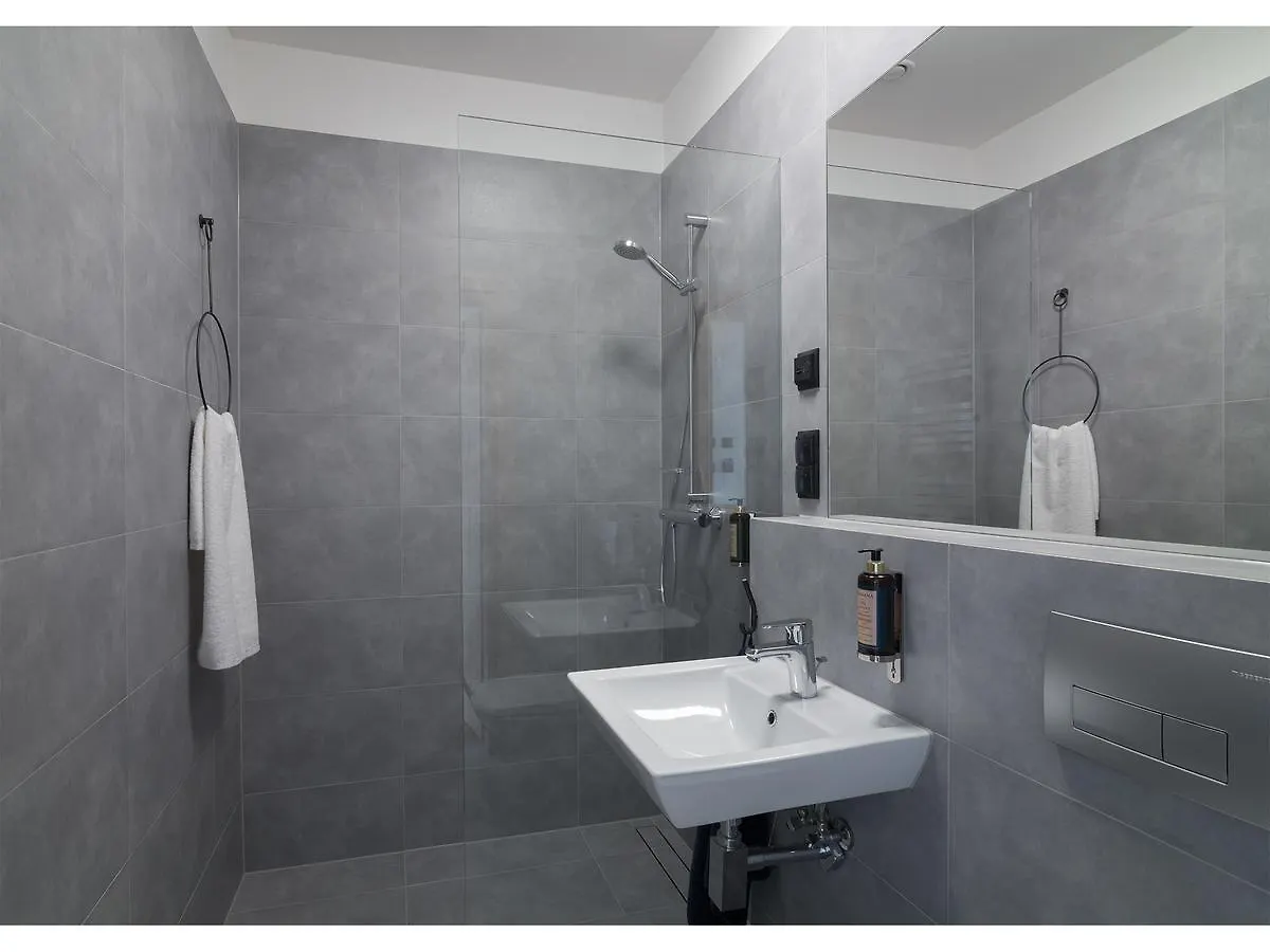 Well Well Aparthotel Krakow 3*,